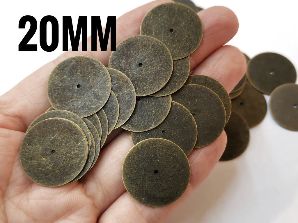 Clearance, Brass sequins, 20mm, centre hole, 18pcs | 特價, 圓銅片, 20mm, 中孔, 18個