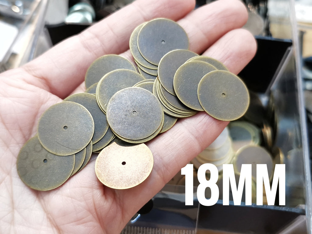Clearance, Brass sequins, 18mm, centre hole, 24 pcs | 特價, 圓銅片, 18mm, 中孔, 24個