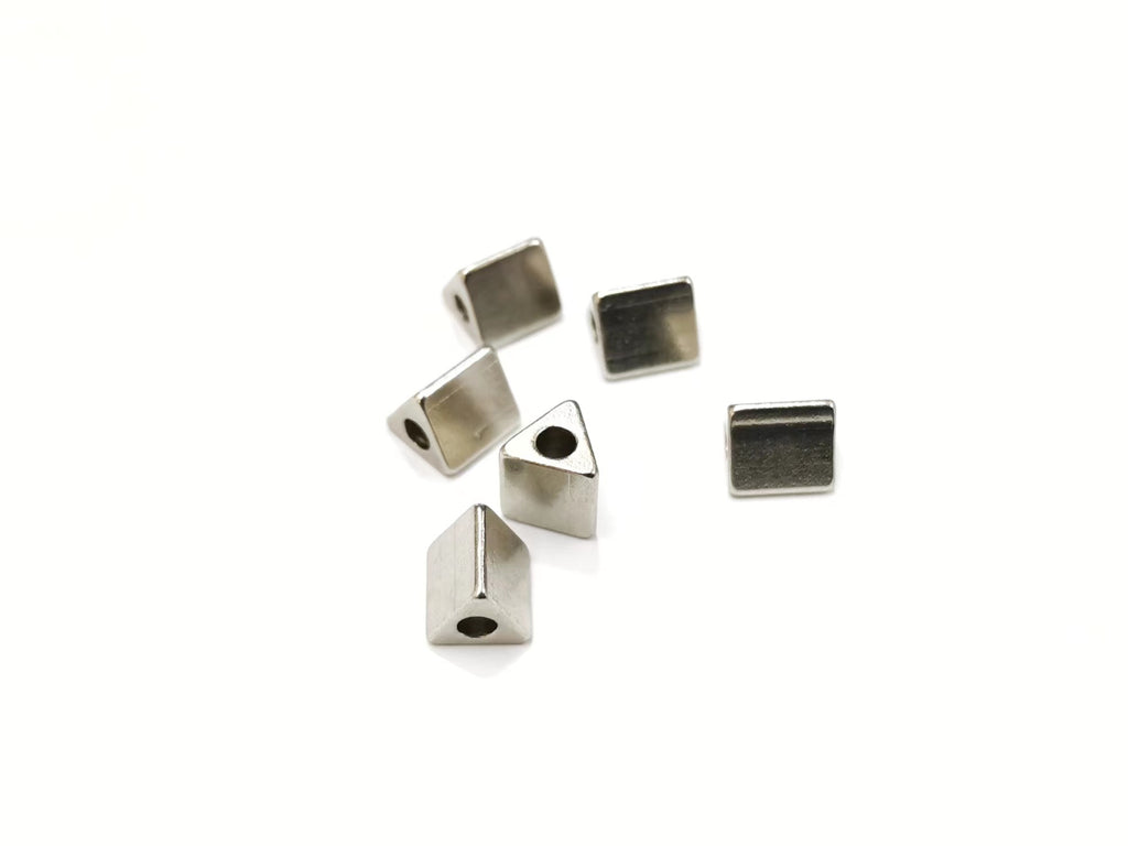Brass beads, solid brass, 6.5x7mm, Triangle | 銅珠, 實心銅, 6.5x7mm, 三角形