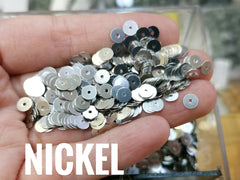 Clearance, Brass sequins, 5mm, centre hole, 200 pcs | 特價, 圓銅片, 5mm, 中孔, 200個