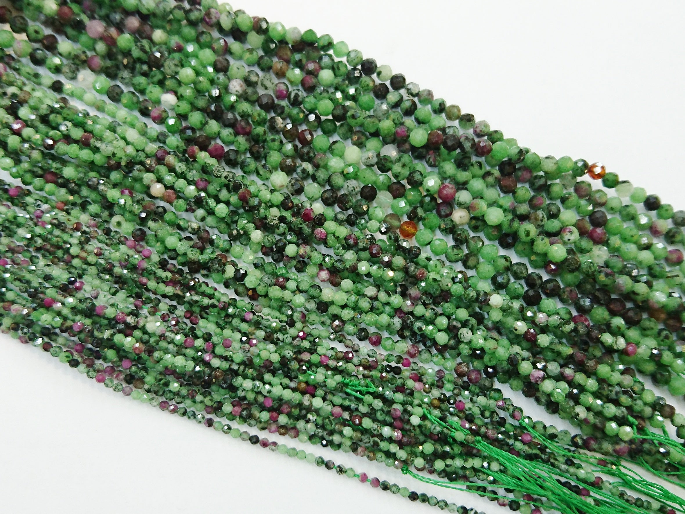 天然水晶, 圓形切面, 紅綠寶