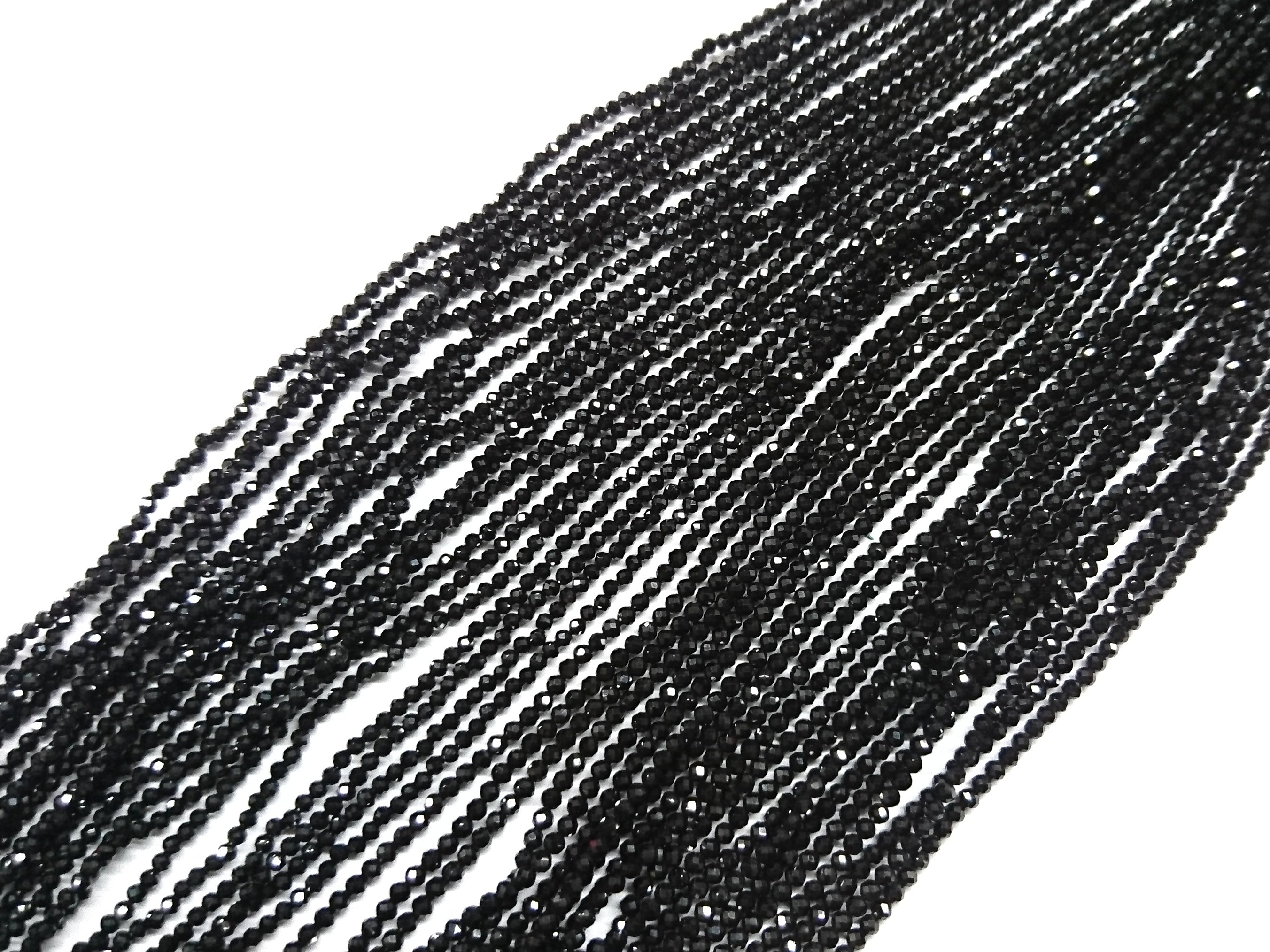 天然水晶, 圓形切面, 黑尖晶