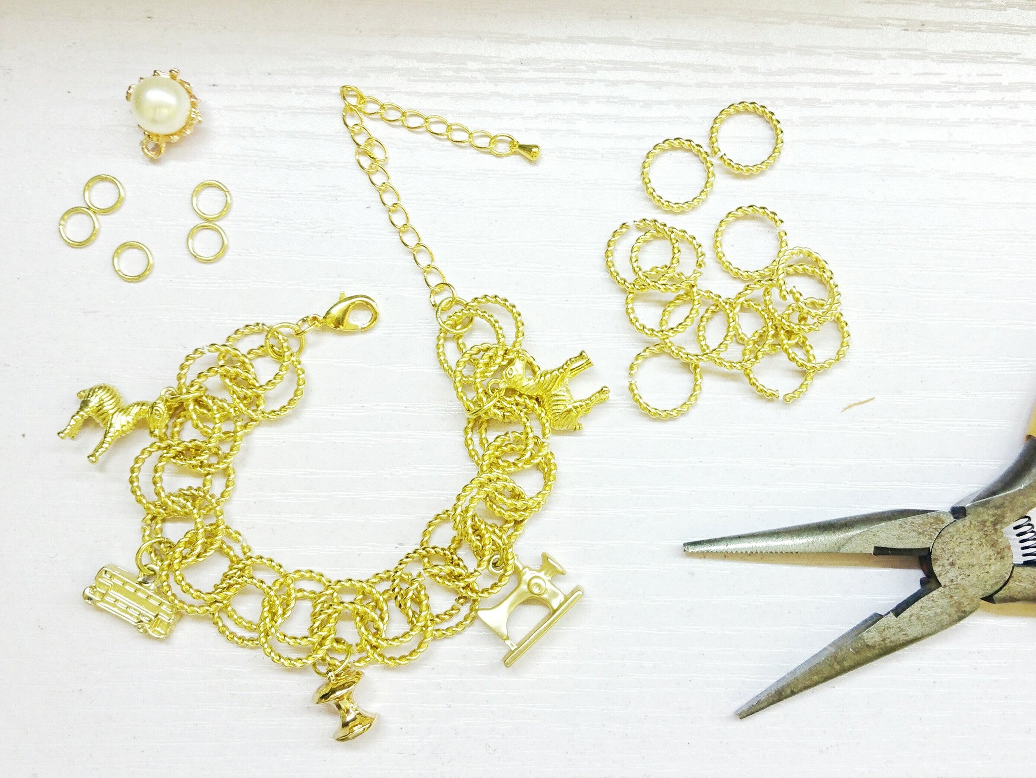 Jump Ring, 13mm Twisted Brass Jump Rings, 20 Pieces Per Pack - amakeit bead 天富